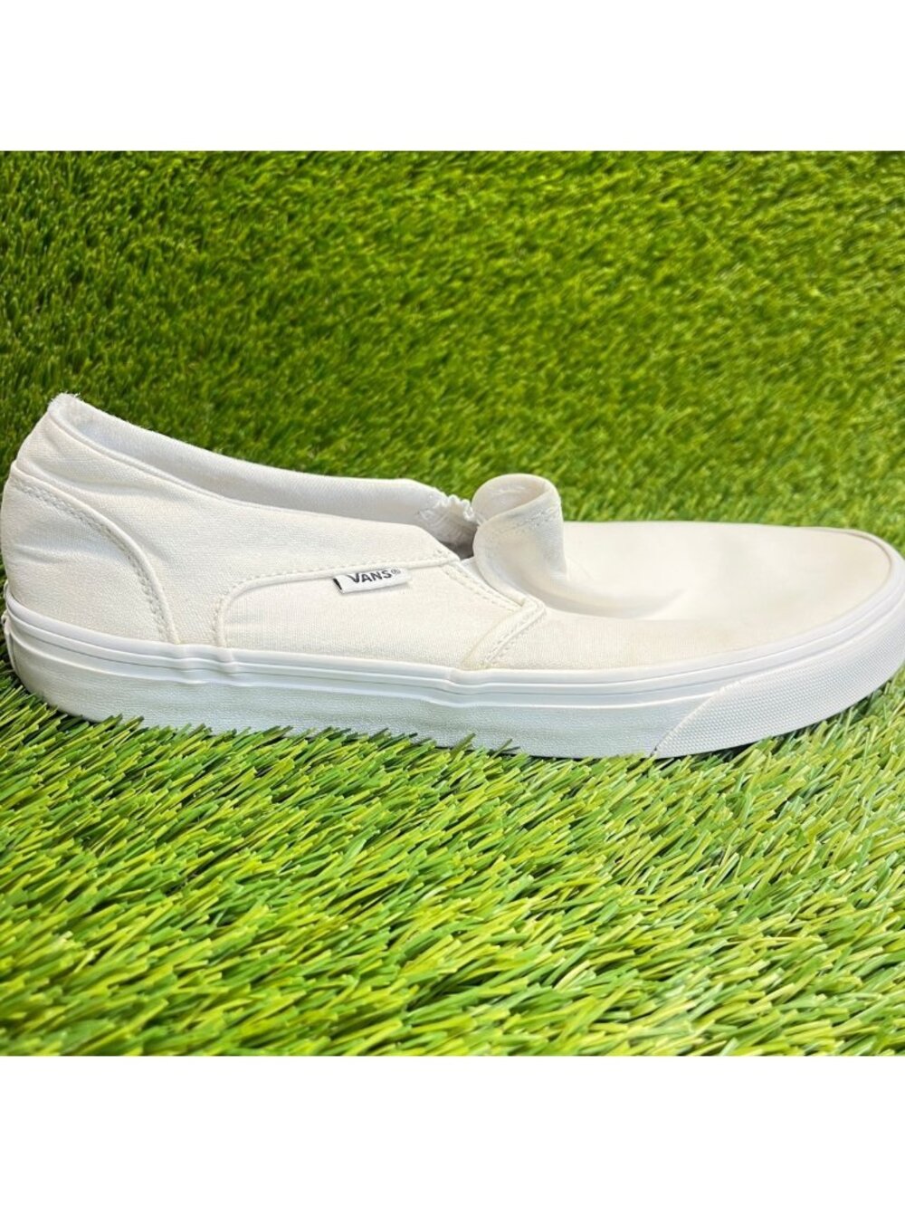 Vans Classic Slip-On Womens Size 10 White Athletic Skateboard Shoes Sneakers